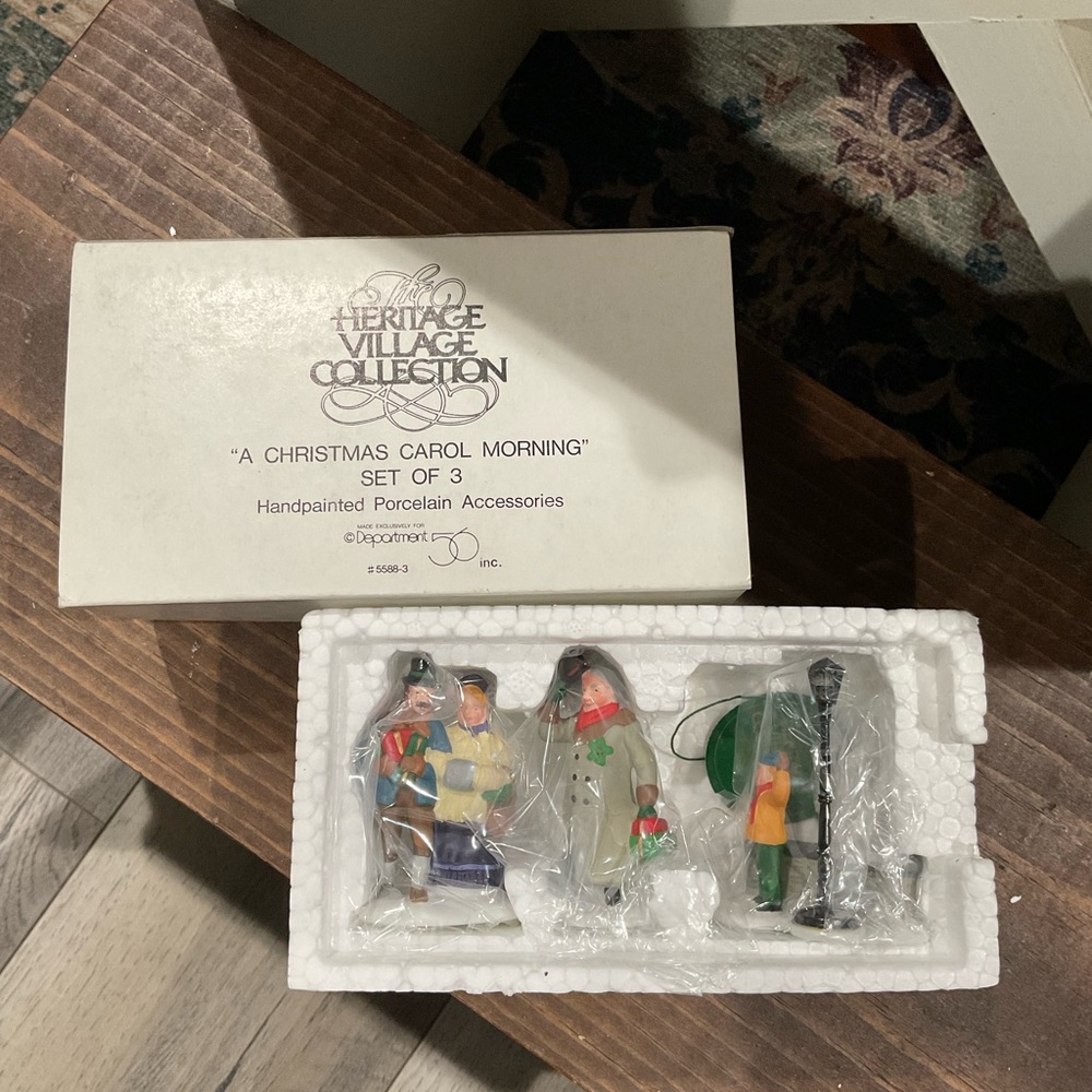 'A Christmas Carol Morning'‎ Set dept 56
